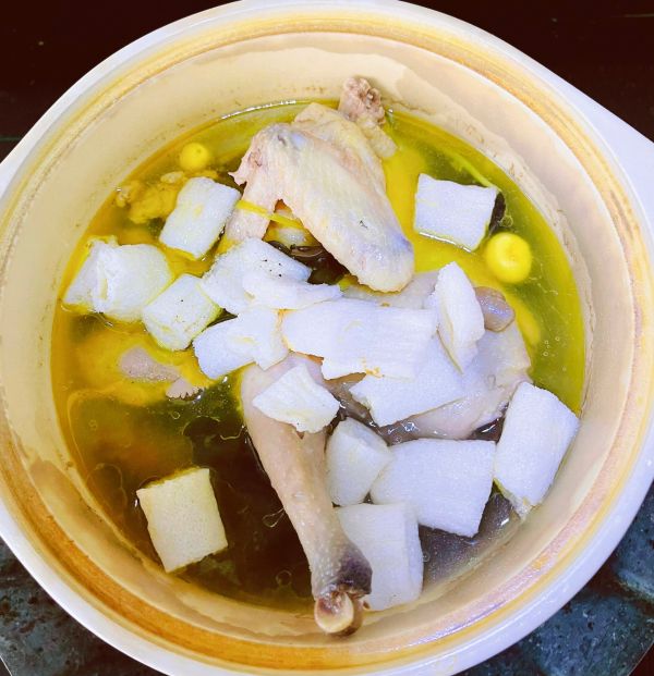 竹荪炖老母鸡汤