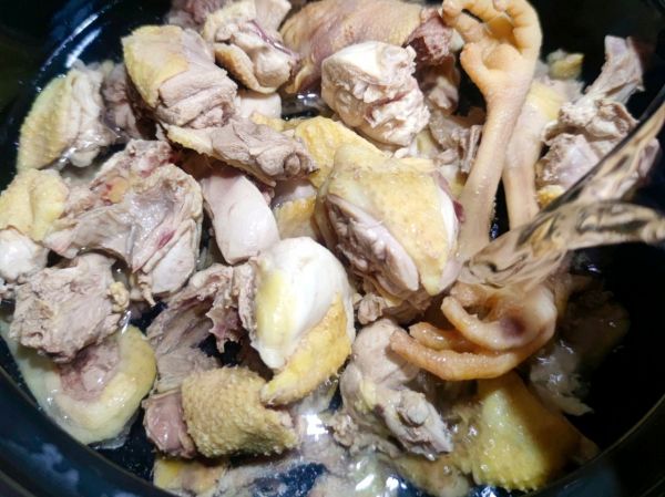 冬笋木耳炖鸡汤