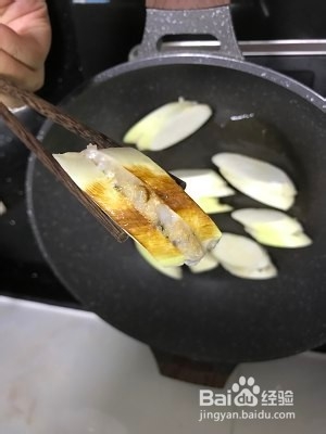 养生食补鲮鱼肉酿茭白的做法
