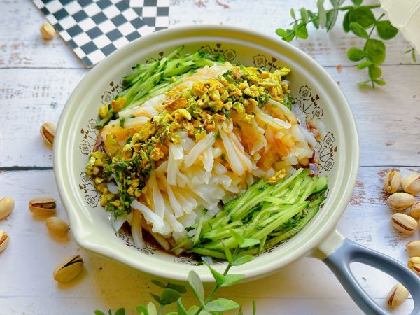 开心果拌绿豆凉粉