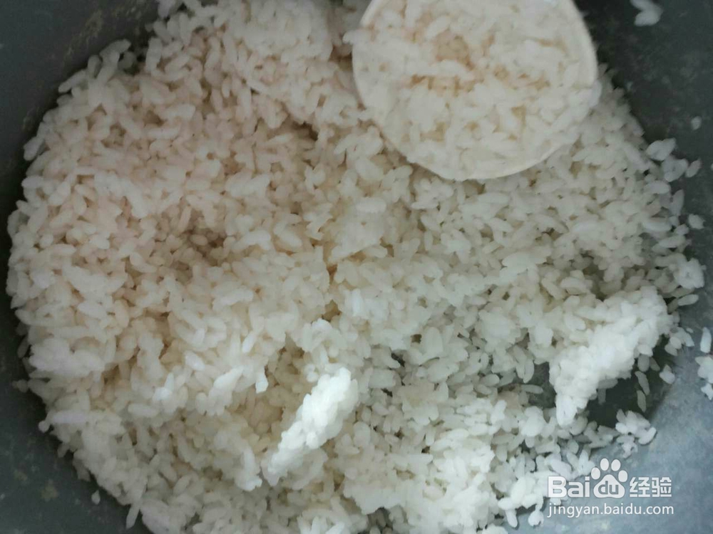 怎么做青椒鸡蛋火腿“小四喜”炒饭