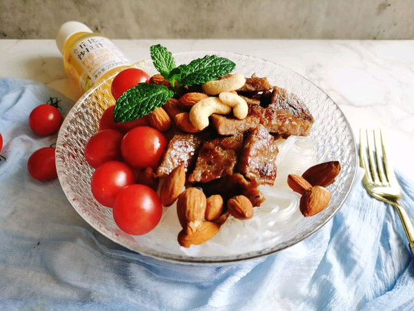 金针菇牛排粉丝沙拉