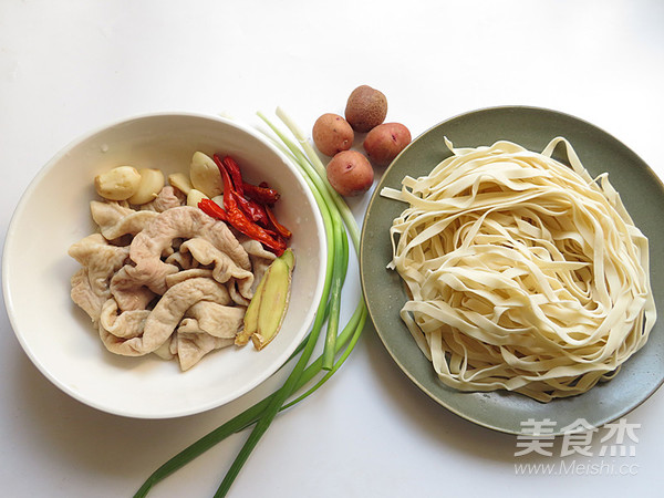 香辣红烧肥肠面