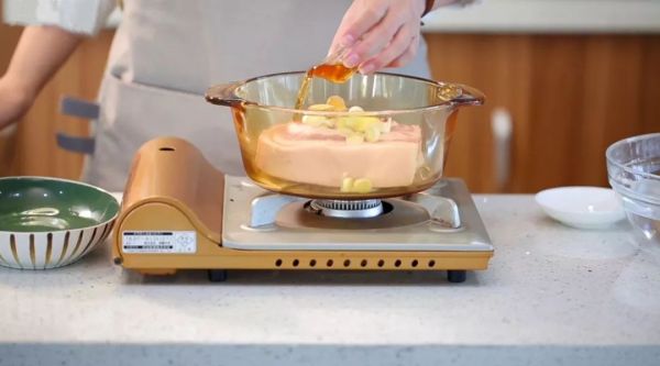 冬虫夏草芋头扣肉