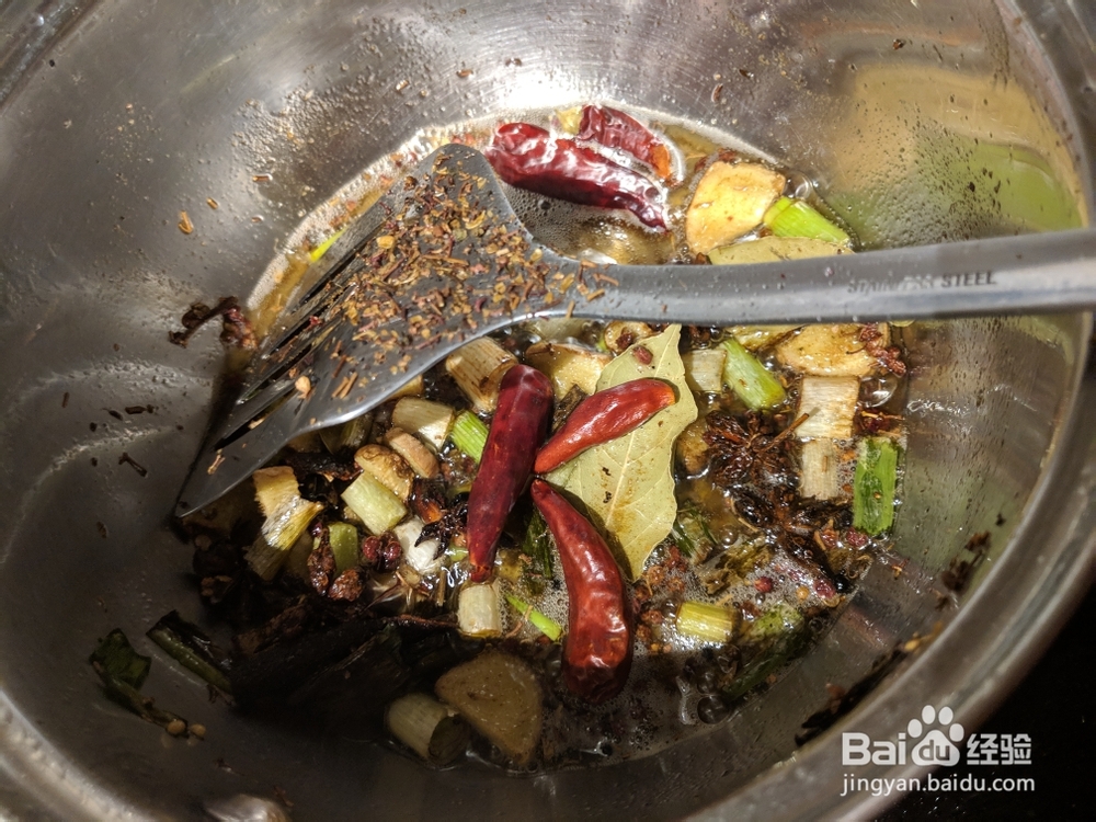 自己做麻辣鸭脖火鸡版美食教程!