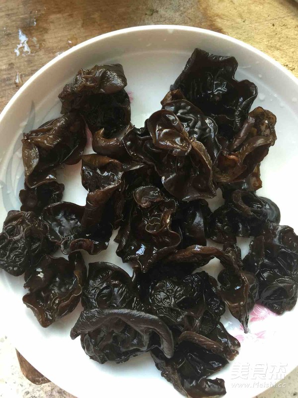 木耳炒鸡蛋的做法