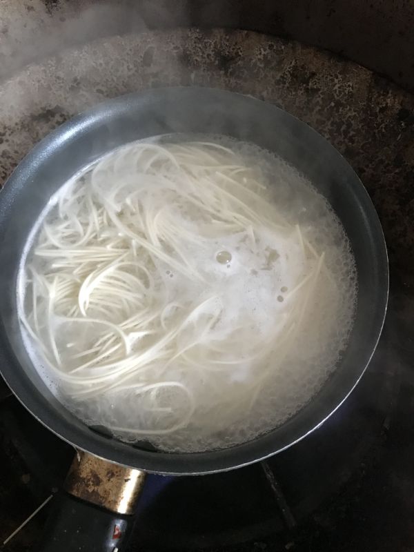 土豆香菇酱捞面