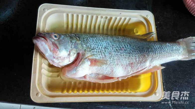 清蒸鲈鱼的做法