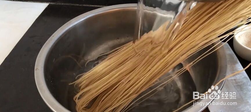 如何在家做酸辣粉