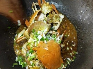 姜葱炒蟹怎么做？