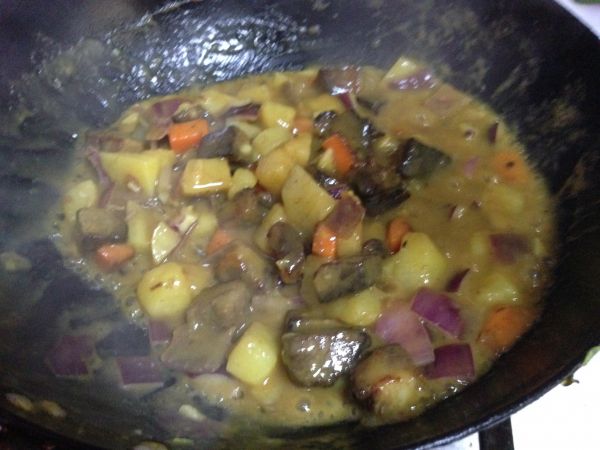 咖喱牛肉盖浇饭