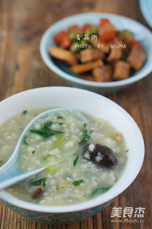 香菇青菜粥的做法