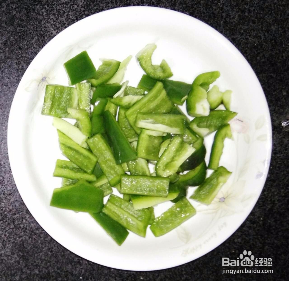 青椒金针菇炒鱿鱼的做法