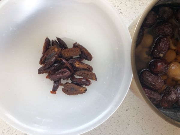 桂圆红枣核桃糕