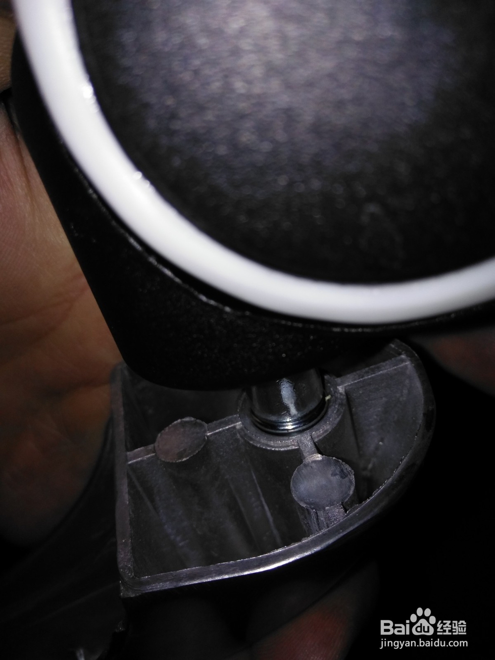 如何安装便携式电脑椅子