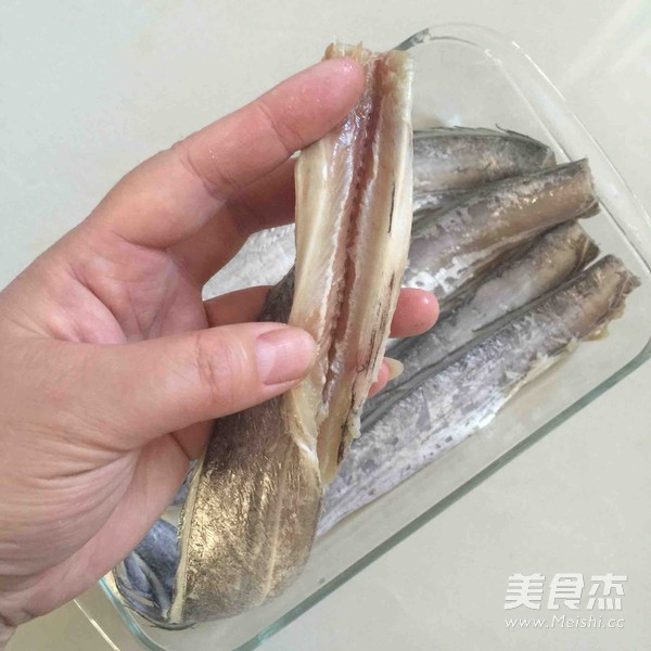黑椒烤带鱼的做法