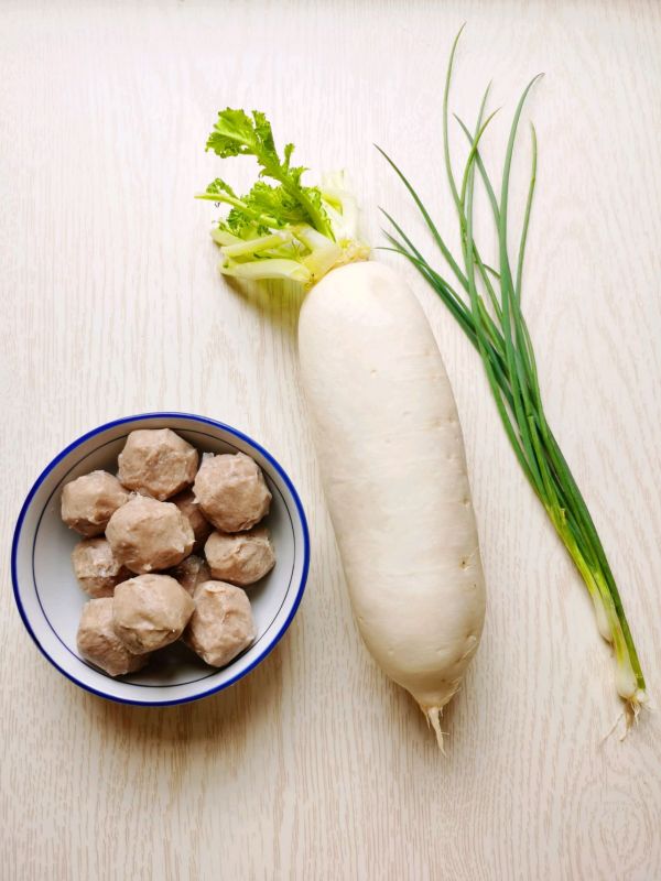 牛肉丸子萝卜汤