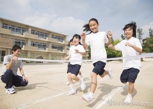 中小学生在上体育课时需注意安全事项有哪些？