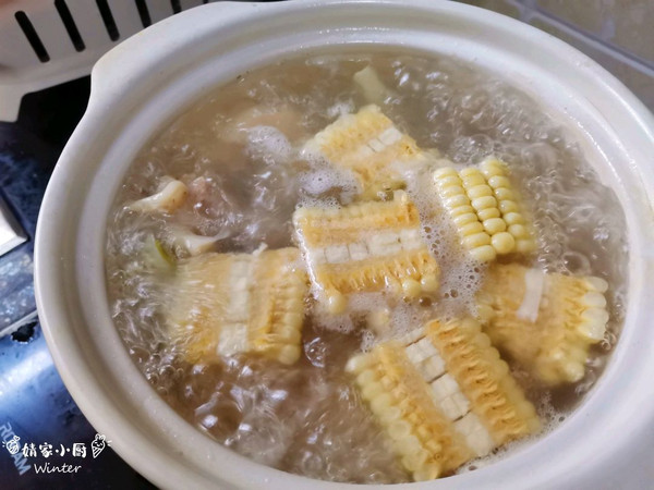 莲藕玉米排骨汤