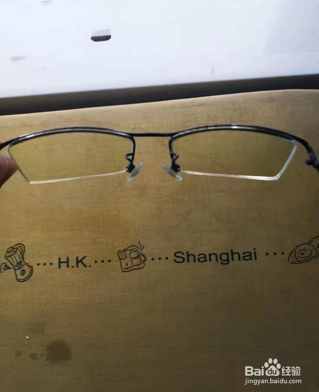清理眼镜片的正确流程