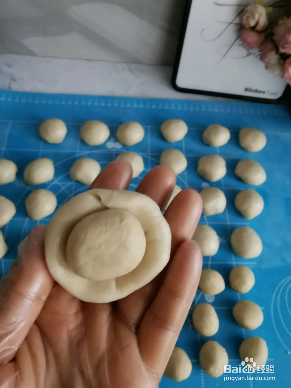 敲级好吃的蛋黄酥的做法