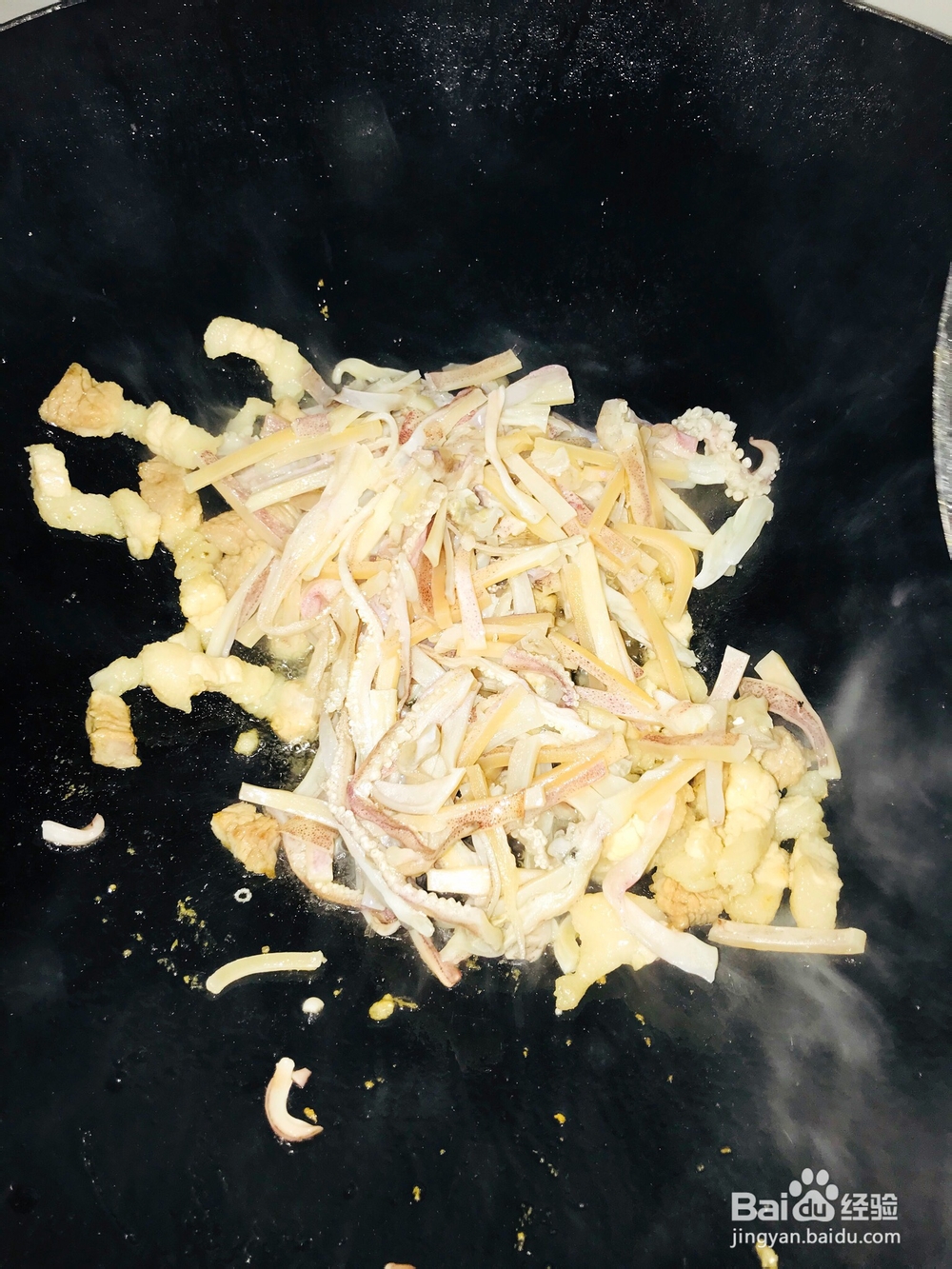 自己做五花肉焖鱿鱼干海鲜美食