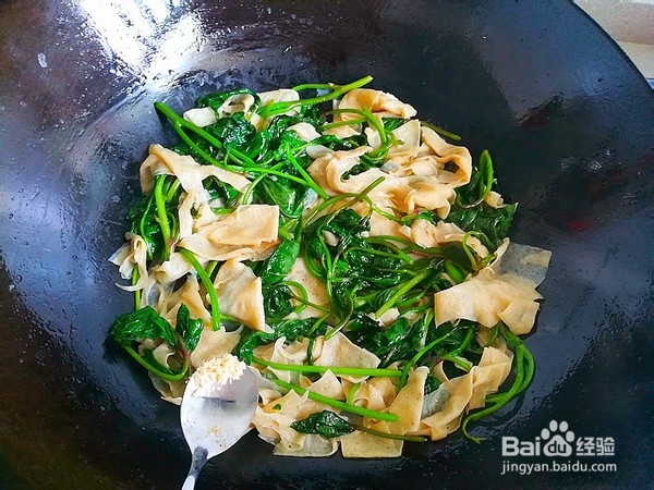 红薯叶炒蛋白肉