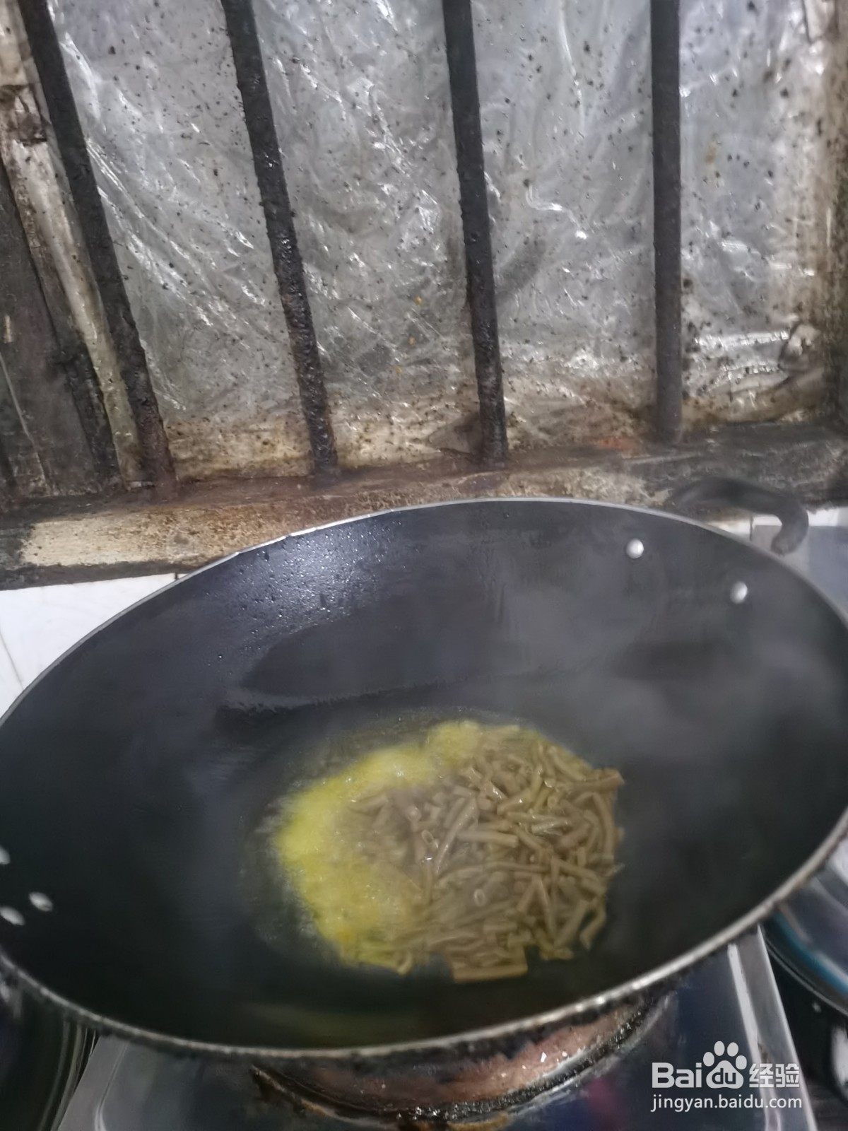 如何炒鸡内蛋和蛋肠?