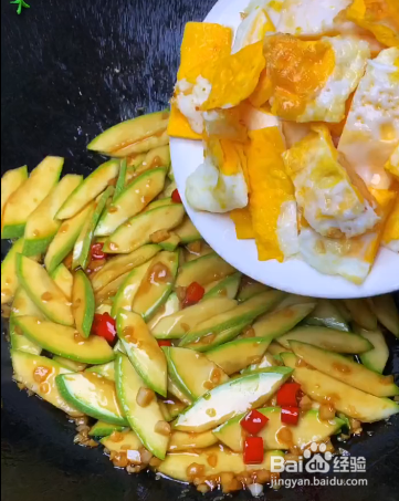 西葫芦炒鸡蛋的做法