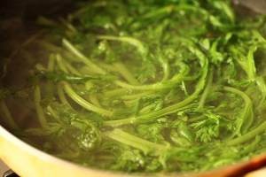 教你怎么做茼蒿拌鸡丝