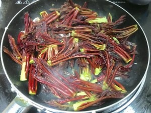 教你怎么做香椿蚝油拼蟹味菇