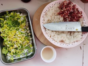 剩米饭加工的猪油菜饭的做法