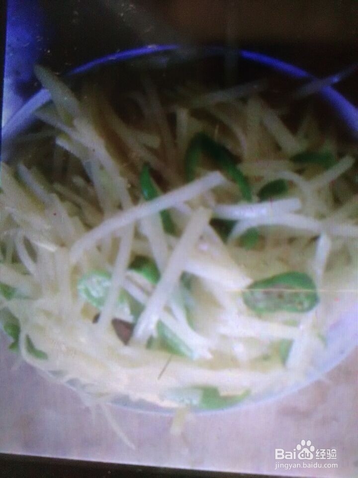 家常小菜:青椒炒土豆丝的做法