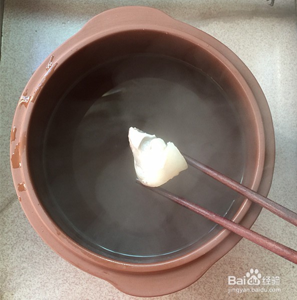 莲藕玉米煲猪蹄的做法