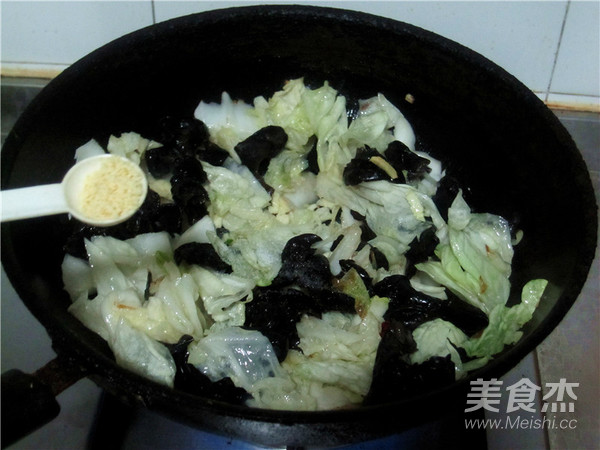 一道简单而独特的黑白菜