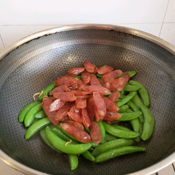 广式腊肠炒甜豆