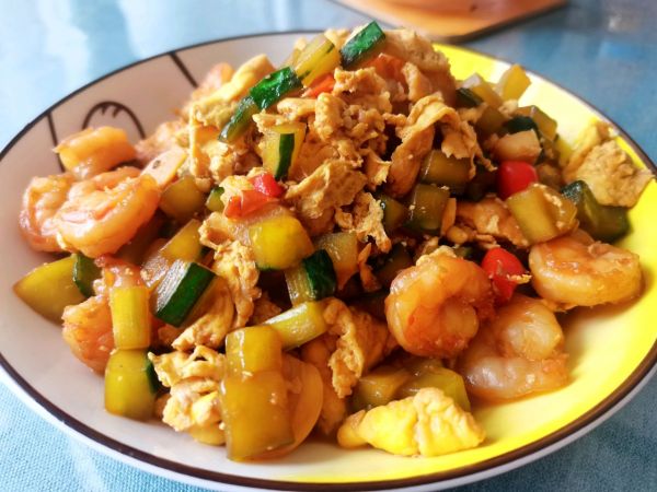 家常黄瓜炒鸡蛋