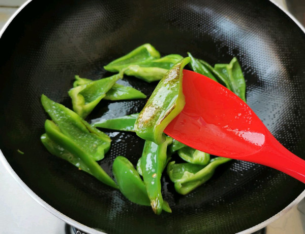 捞汁干丝虎皮椒