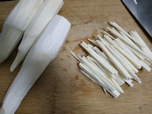 健康养生佳品茭白炒肉丝的做法