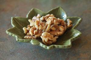 教你怎么做果仁菠菜拌木耳