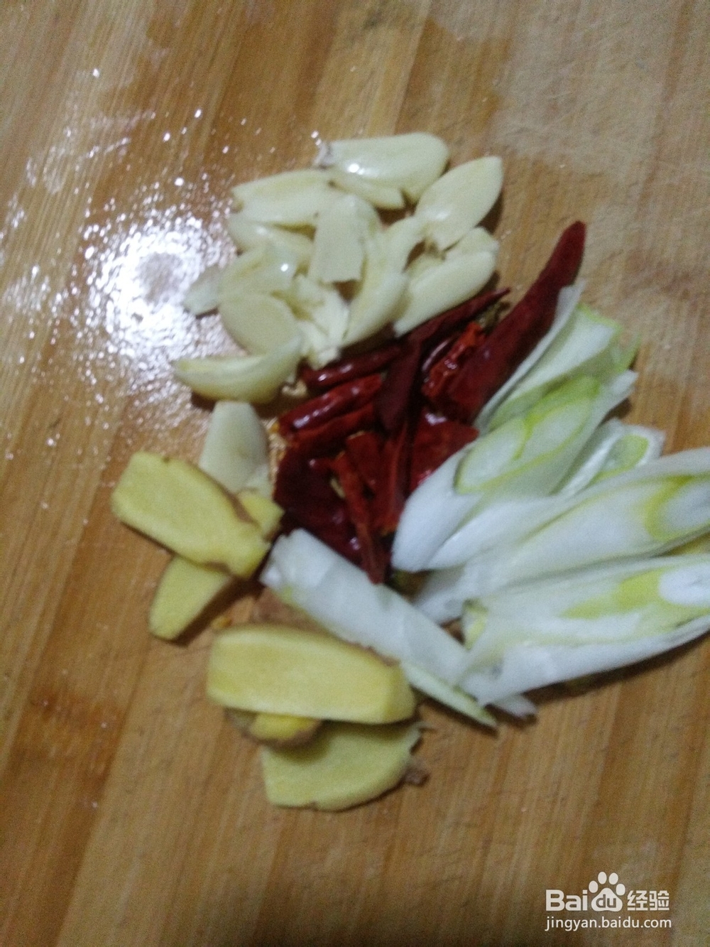 土豆焖鸡的做法