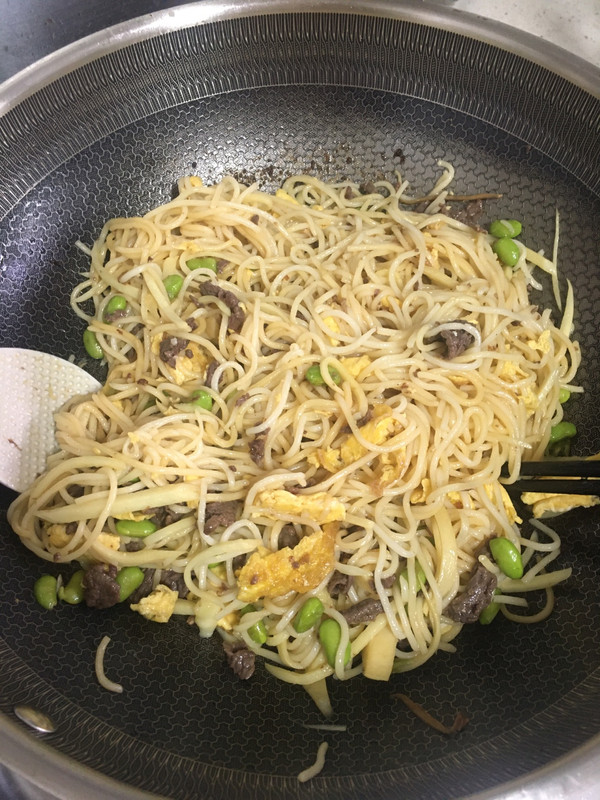 牛肉鸡蛋青豆茭白面