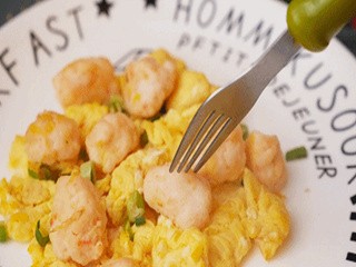 滑蛋炒虾球怎么做?