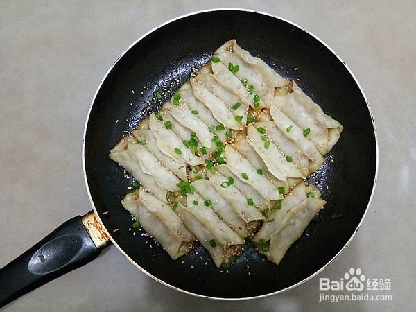 胡萝卜木耳鲜肉锅贴怎么做才好吃