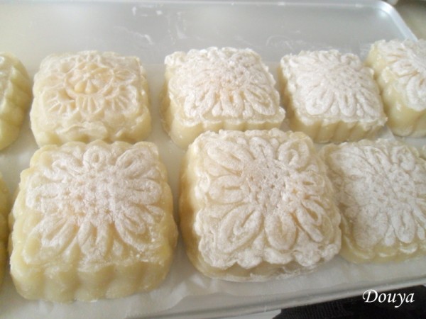 芒果芝士冰皮月饼