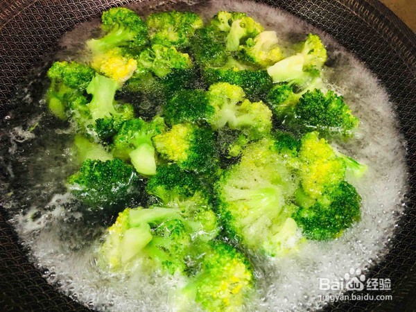 如何做美味的家常西兰花