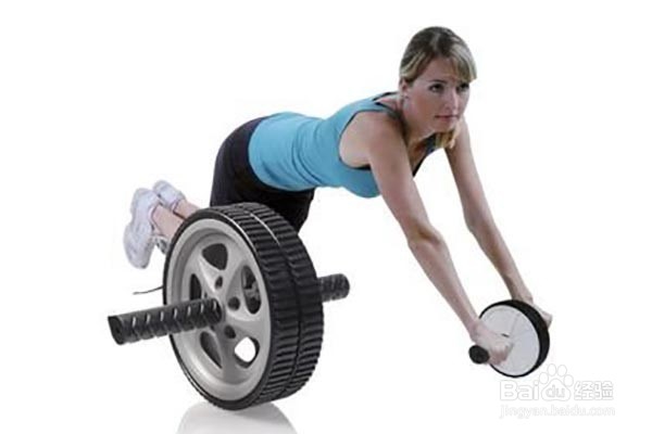 腹肌轮使用方法