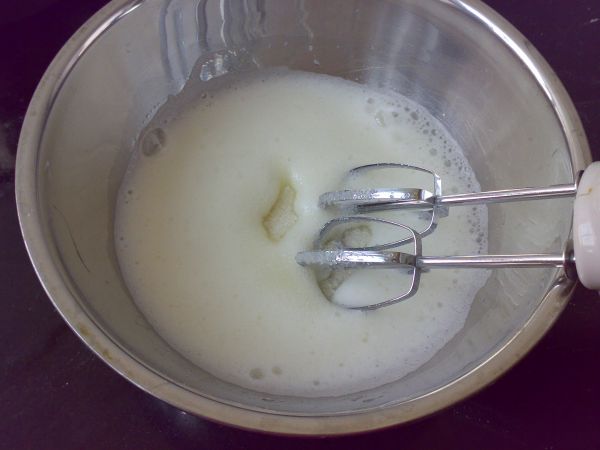 双色蜂蜜蛋糕卷