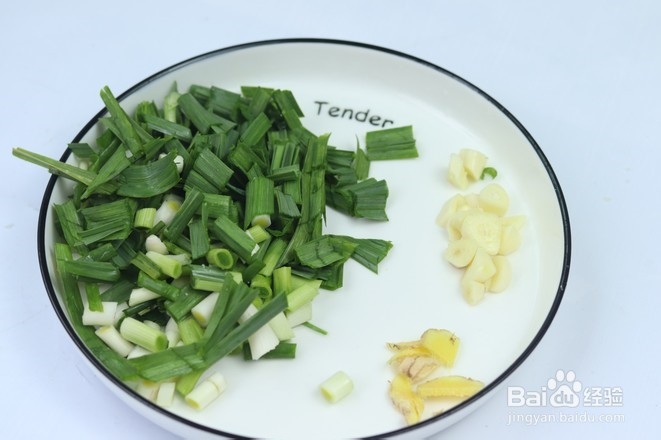 如何制作蒜蓉黄豆酱菠菜