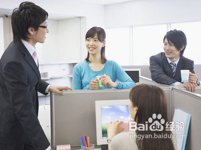 管理重点该放在优秀员工还是末位员工身上？